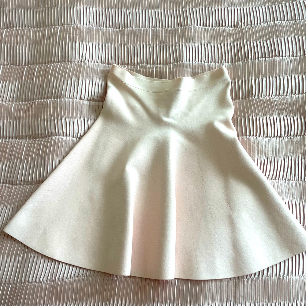 Light pink UNWORN BCBG skirt
